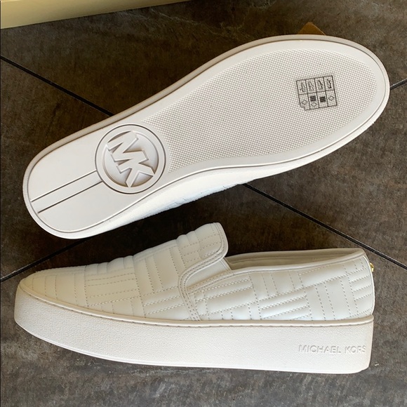 MICHAEL KORS TEDDY SLIP ON NAPPA PU OPTIC WHITE - Picture 14 of 16